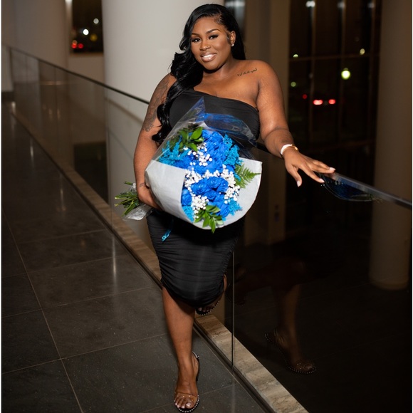 MEET YOUR POSHER 😁, Cassidy 😘 - Picture 6 of 6